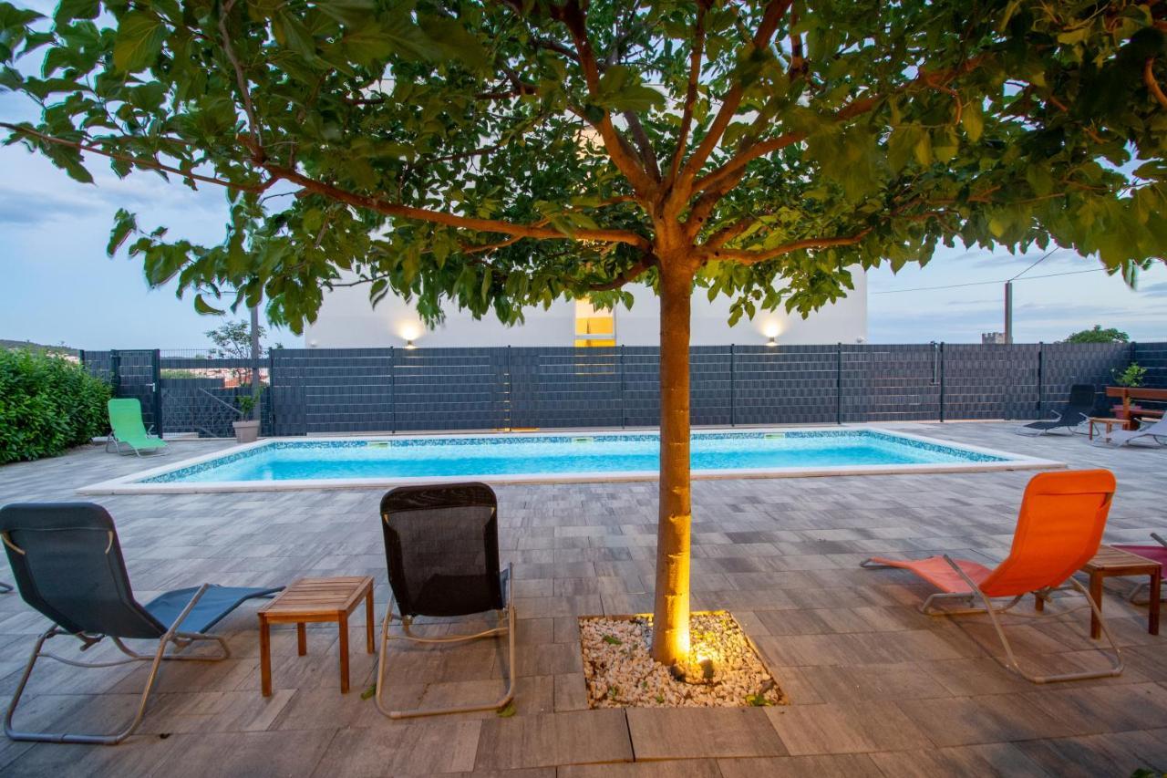 Bulli Croatia Hotel Donji Seget Buitenkant foto