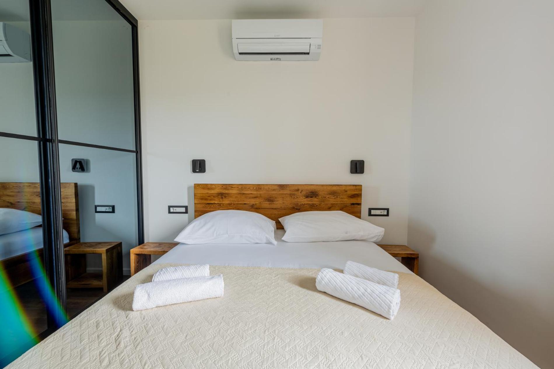 Bulli Croatia Hotel Donji Seget Buitenkant foto