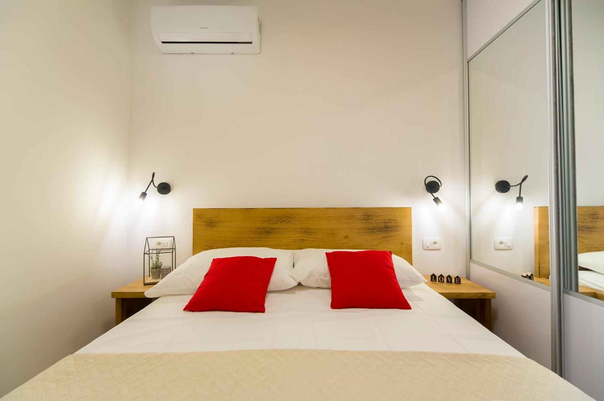 Bulli Croatia Hotel Donji Seget Buitenkant foto